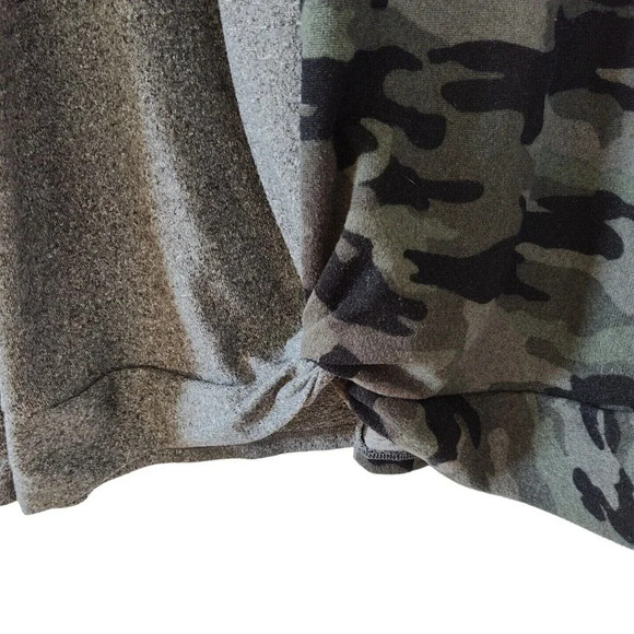 Cato Grey Green Black Camo Knit Top Women Size L Twist Front Long Sleeve - Picture 3 of 7